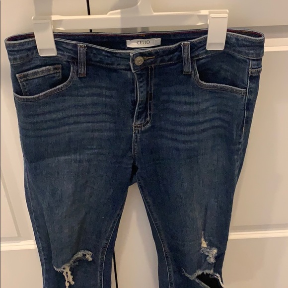 Ripped Skinny Jeans - Picture 3 of 3